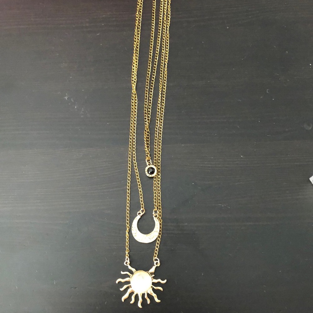 🔥4/$20🔥Sun necklace - Picture 2 of 3